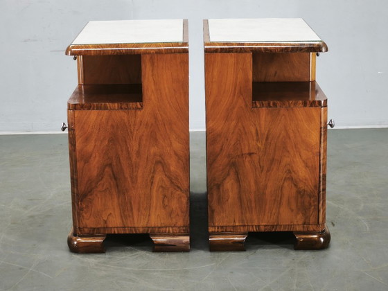 Paar Art Deco Nachttische aus Nussbaum, Tschechoslowakei, 1930er Jahre – Schlafzimmerzubehör, Wood (photo 3 of 16)
