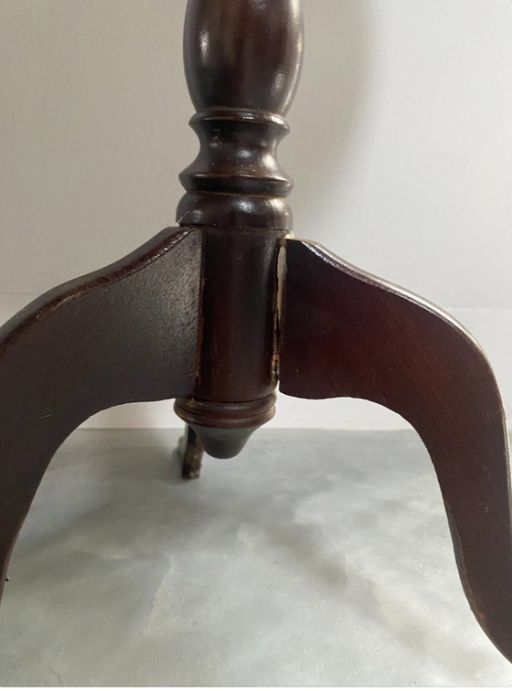 Image 1 of Mesa auxiliar clásica de madera, patas torneadas, ca. 1930-1970