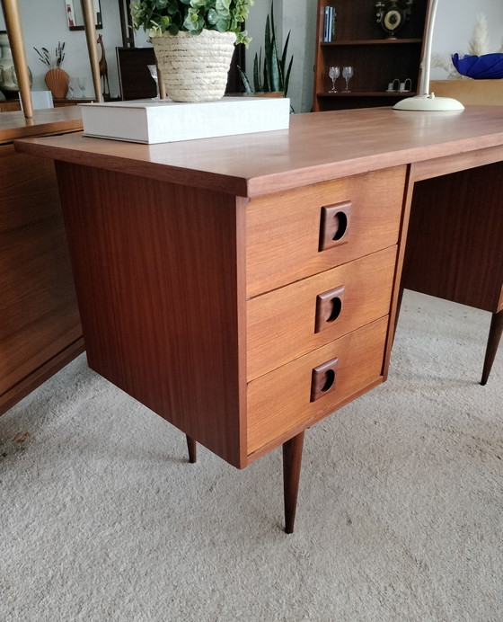 Image 1 of Scrivania vintage in teak, stile metà secolo