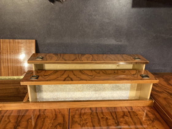 Image 1 of Außergewöhnlicher 5-türiger Kleiderschrank in Nussbaum-Hochglanzfurnier