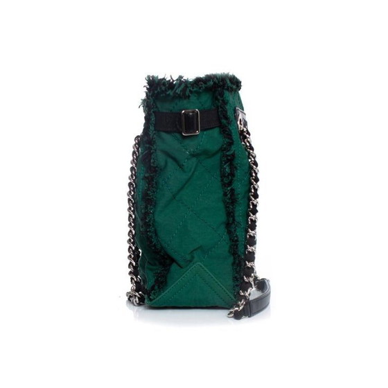 Image 1 of Borsa Chanel in tela trapuntata verde