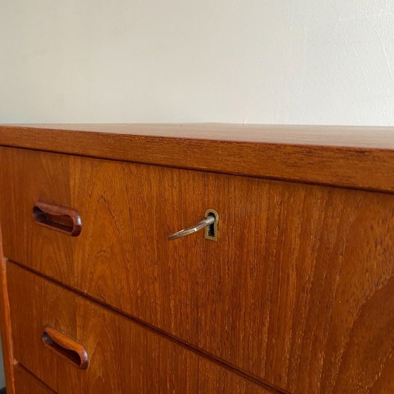 Image 1 of Vintage chest of drawers with 6 drawers