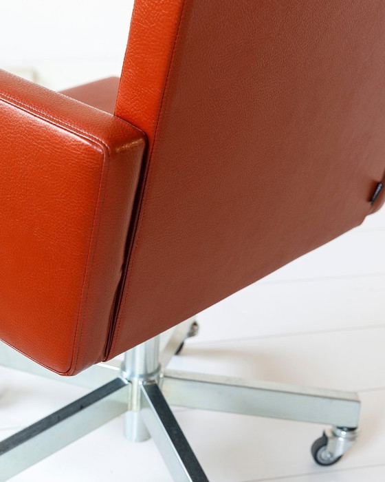 Image 1 of AVL office chair - in perfect condition!