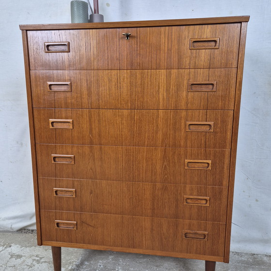 Image 1 of Vintage Deense ladekast, commode jaren 60 teak 6 laden