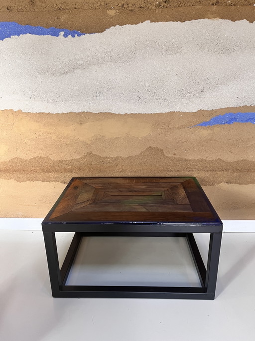 Mesa auxiliar de roble hecha a mano Aik