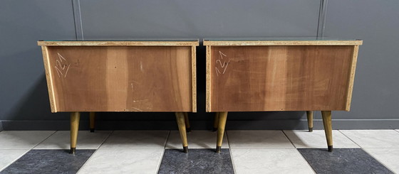 Image 1 of Juego de mesitas de noche de madera con tapa de cristal, años 60