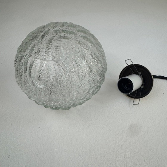 Image 1 of PAIRE D’ANCIENNES SUSPENSIONS RONDES EN VERRE VINTAGE 