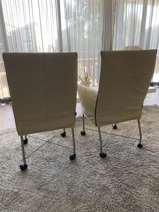 2x Montis fauteuils op wielen in beige 