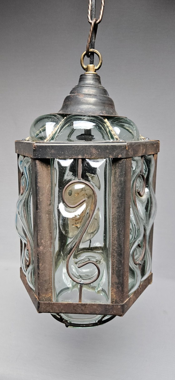Brutalist Hexagonal Hanging Lantern of Forged Iron and Mouth-Blown Cage Glass – 60s/70s – Pendant lamps (photo 4 of 9)