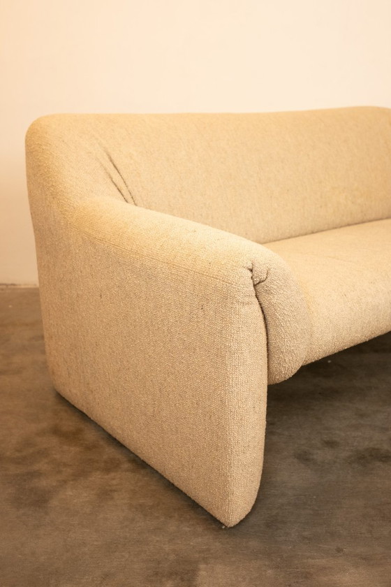 Image 1 of Leolux "Mink" 2-zitsbank met crèmekleurige bekleding