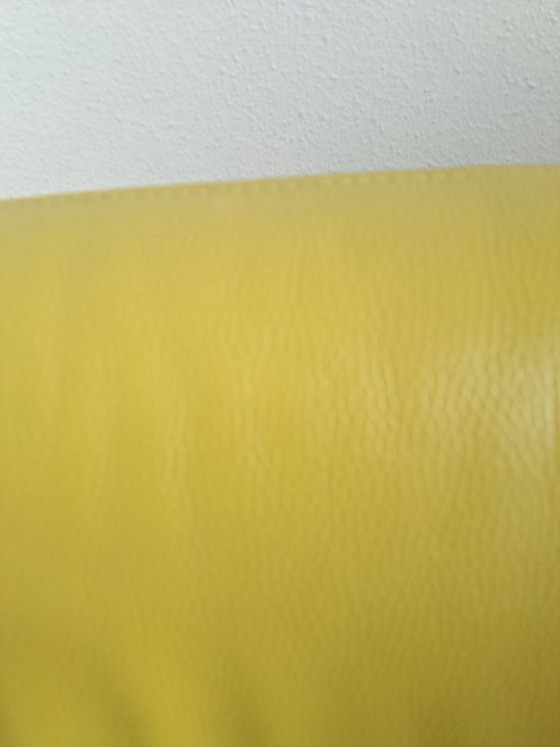 Image 1 of Poltrona Leolux Gazetta 184 verde mela 6200 in pelle Senso