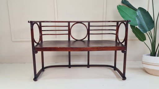 Fledermaus" Sofa
A rare version of the so called "Fledermaus" model sofa by Josef Hoffmann for by Mundus AG. 