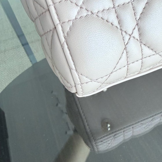 Image 1 of Dior Lady Small Flap - Cannage lamsleer, blush beige, goudkleurige hardware