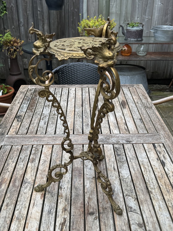Image 1 of Antieke Messing Plantentafeltje | Victoriaans met Satyr-Decoraties | 1880-1920