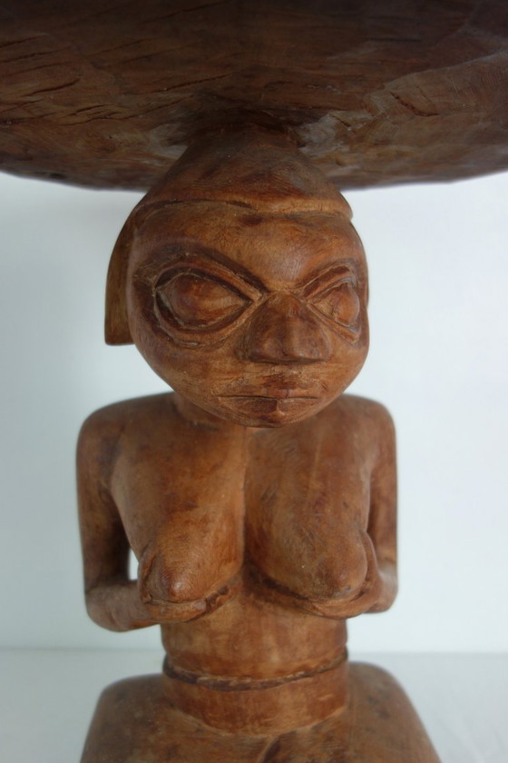 Image 1 of Sgabello da donna Luba intagliato in stile africano d'epoca