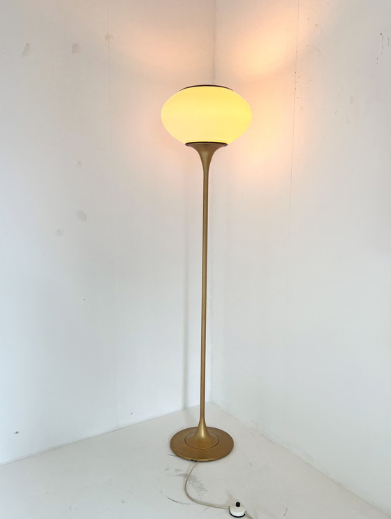 Image 1 of Stehlampe aus Milchglas, 60er Jahre