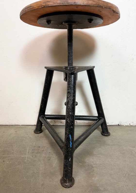 Image 1 of Sgabello girevole industriale nero da officina, anni '60