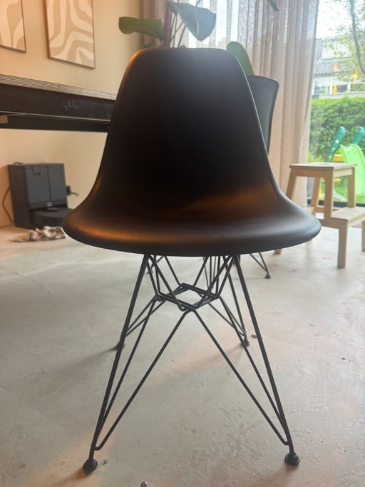 4 x Vitra DSR stoelen