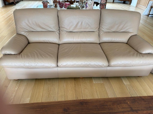 Leather Sofa - Designed by Gérard Guermonprez – bankstel
