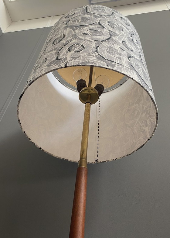 Image 1 of Lampada da terra vintage in teak con paralume stampato a ciambella