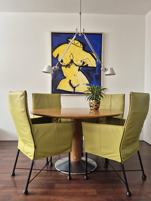 Arco Diabolo dining table.