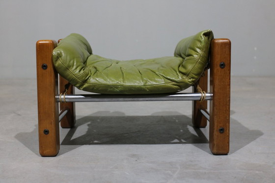 Image 1 of Sillón y otomana de cuero de Jean Gillon