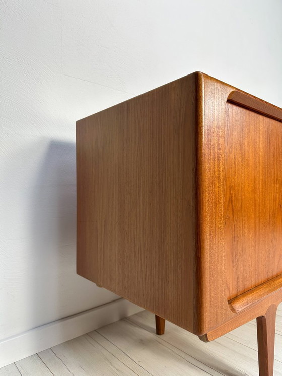 Image 1 of Buffet danois en teck des années 1960 par Bernhard Pedersen & Søn – Crédence vintage avec portes tambour