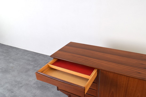 Image 1 of Credenza in teak di metà secolo di Frederik Kayser, anni '60.