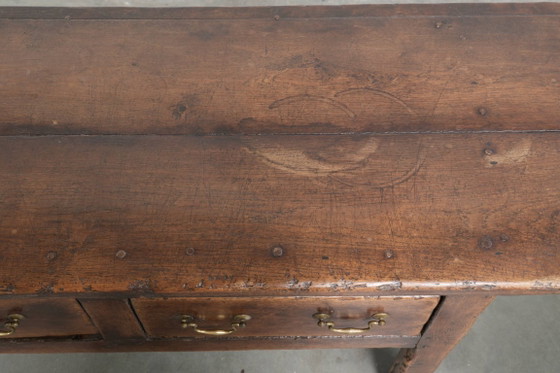 Image 1 of Robusta credenza antica in stile inglese del XIX secolo, con un bellissimo aspetto rustico e una splendida patina.
