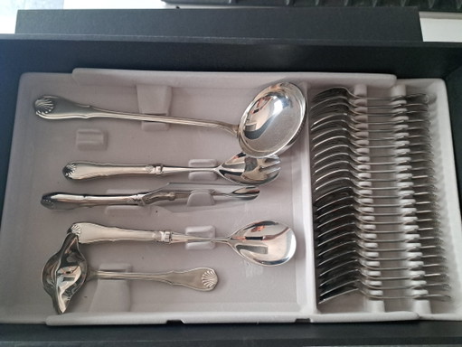 Jean Couzon Orfèvre - Ménagère de luxe 12 personnes « Chambord » avec assortiment de 5 pièces de service - Acier inoxydable 18/1