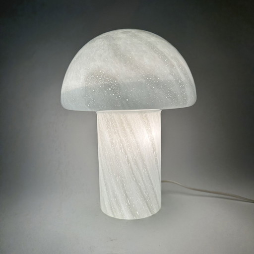 Lampada da tavolo a forma di fungo, anni '70, in vetro lattimo 