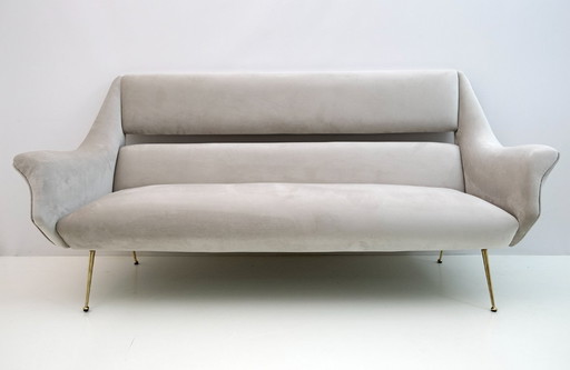 Gigi Radice Mid-Century Modern italienisches Samtsofa für Minotti, 1950er Jahre