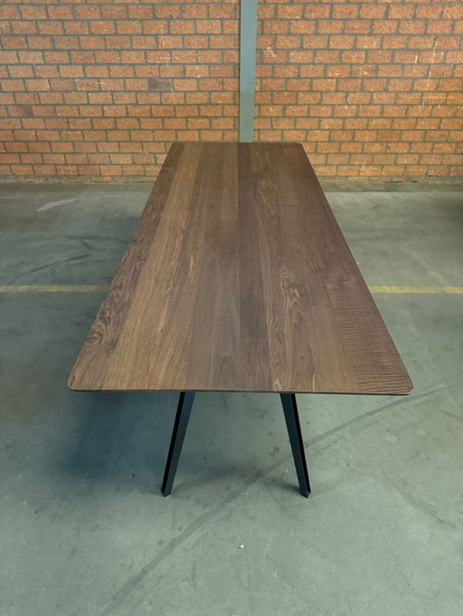 Qliv On Top dining table 240X90cm