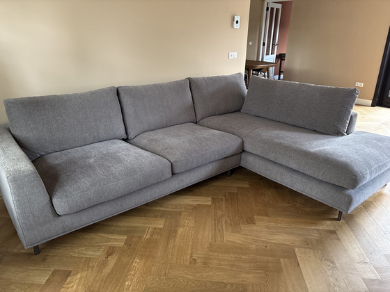 Image 1 of Gloednieuwe stoffen hoekbank kleur taupe ongebruikt