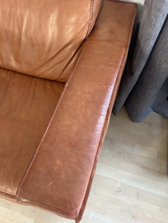 Image 1 of Cognackleurige leren loveseat