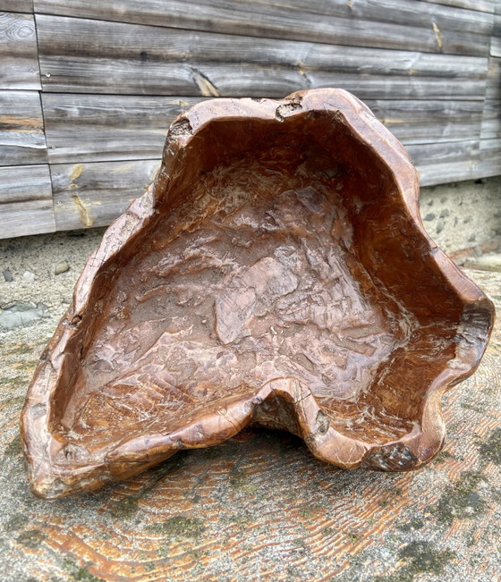 Image 1 of Grote Franse brutalistische houten schaal, handgesneden decoratief middelpunt
