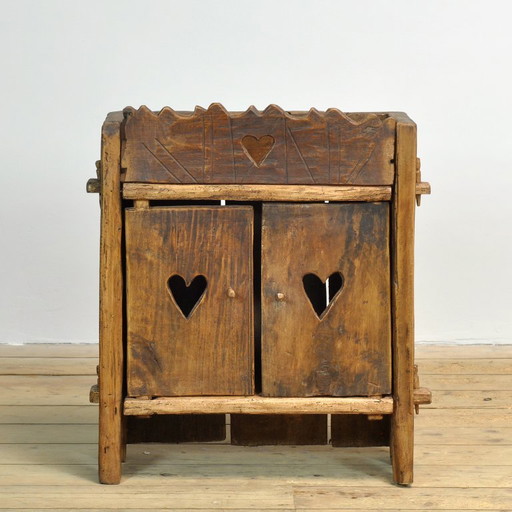 Cabinet d'art populaire roumain, vers 1950 – kasten, Wood (photo 2 of 10)
