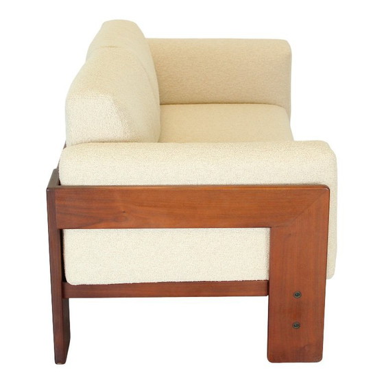 Image 1 of Canapé deux places « Bastiano » restauré en boucle blanc cassé et noyer par Afra et Tobia Scarpa pour Gavina, 1966