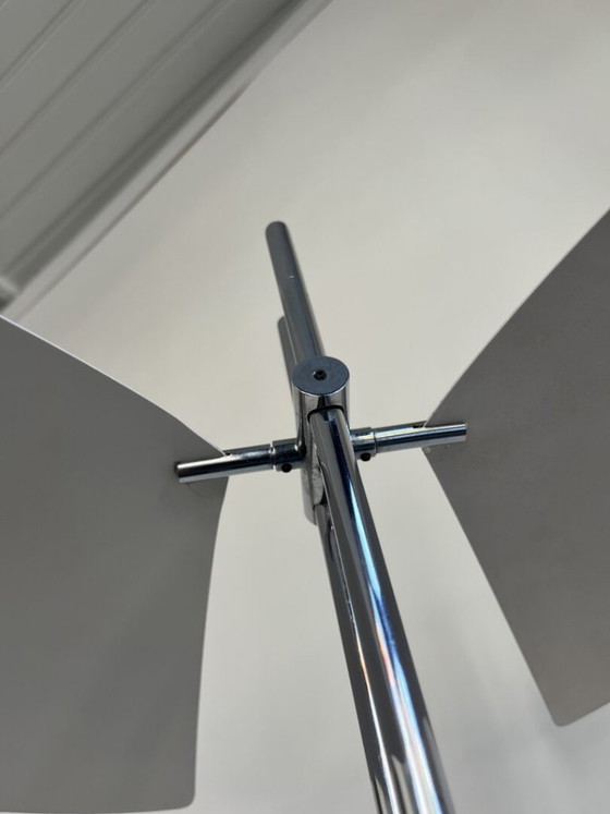 Enterprise Floor Lamp – Garcia Garay, 1980 – Floor lights, Aluminium, Chrome (photo 6 of 10)