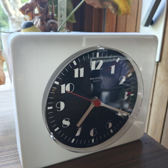Image 1 of Vintage minimalistische wandklok uit West-Duitsland – Majestic Quartz