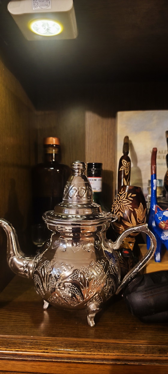 Je vends une magnifique théière, hauteur 18 cm. – Accessoires de table, Metal (photo 3 of 8)