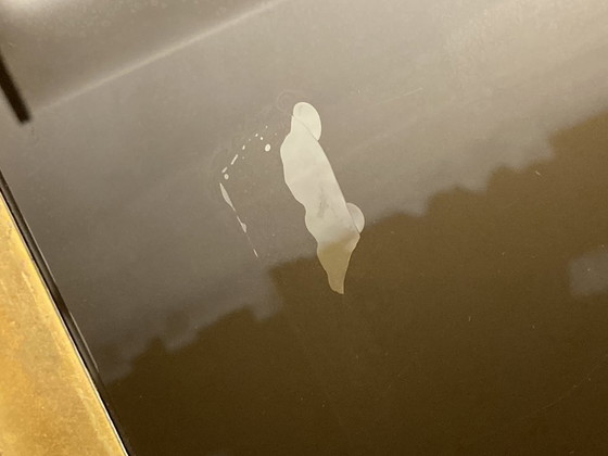 Image 1 of Table de salon en laiton massif et opaline noire. 1970