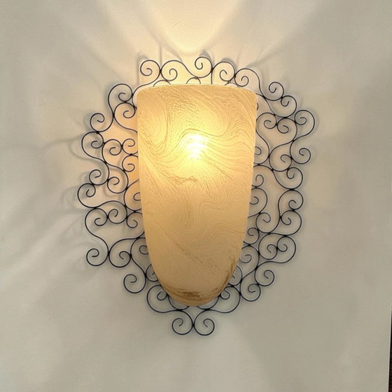Applique in ferro battuto con vetro ambrato satinato / cornice in metallo – Glass (photo 3 of 18)