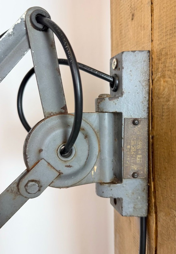 Image 1 of Grijze industriële wandlamp met flexibele arm van Elektroinstala, jaren 60.