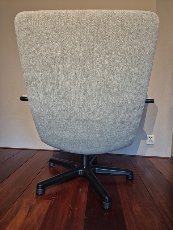 Image 1 of Poltrona girevole Artifort F141