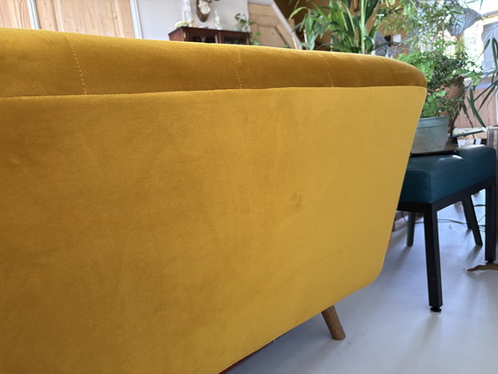 Image 1 of Homestock velvet sofa gold/yellow