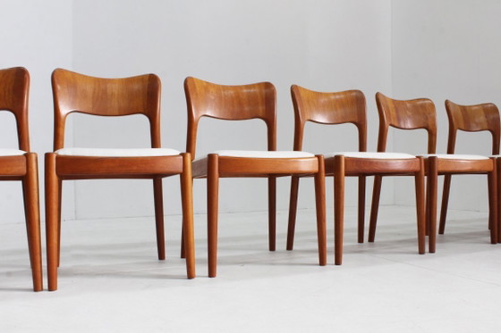 Image 1 of Ensemble de 8 chaises à repas vintage danoises Niels Koefoed en teck 1960