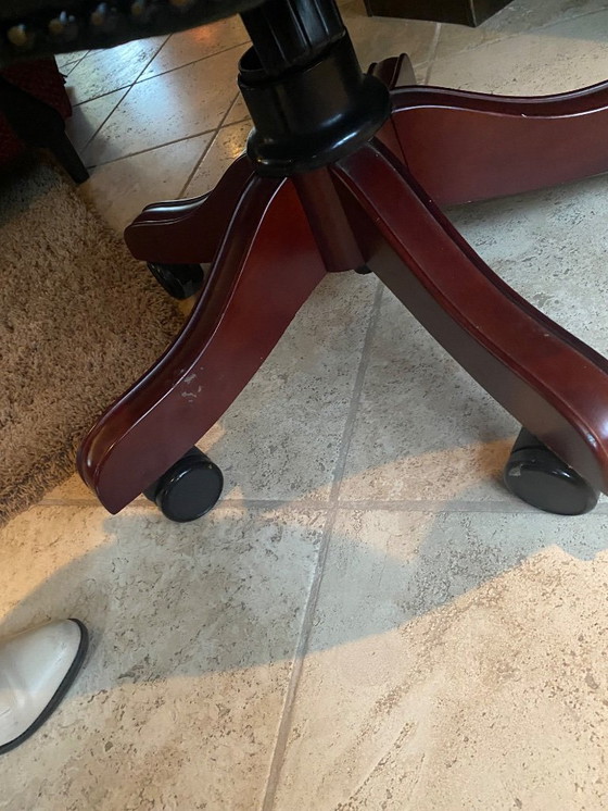 Image 1 of Poltrona direzionale Chesterfield antica