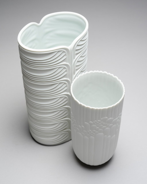 Paar weiße Biskuitporzellanvasen von Rosemonde Nairac für Rosenthal Deutschland – vazen, Porcelain (photo 2 of 9)