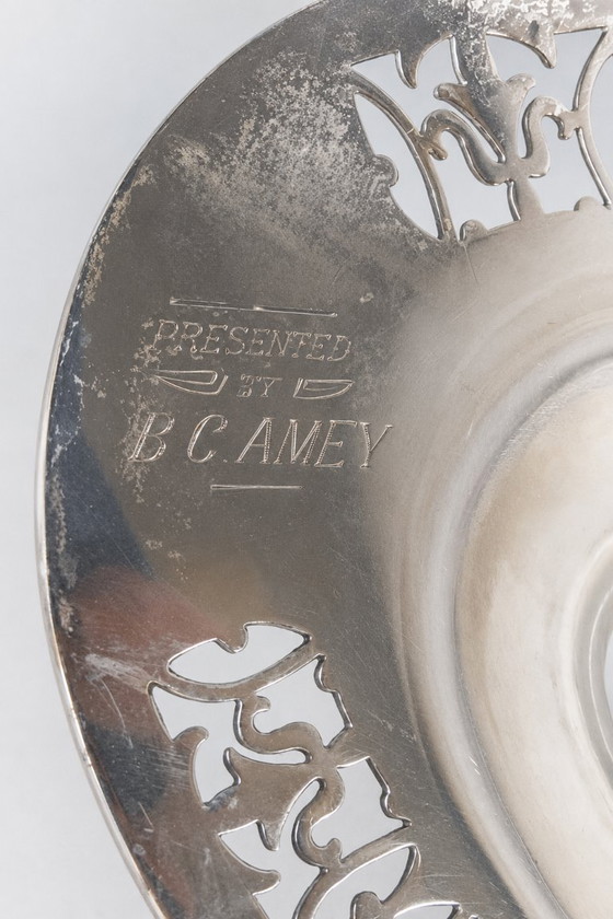 Bandeja ovalada antigua de plata calada de Wm Hutton & Sons Sheffield, Canadá – Wm Hutton & Sons Ltd (photo 5 of 7)